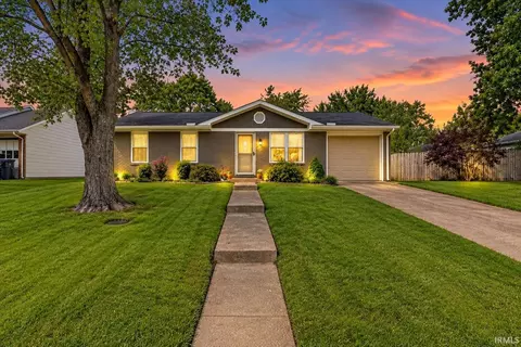 518 Gun Powder Ln, Evansville, IN 47711