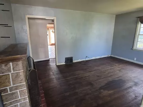 Living - 1144 E Bowman St, South Bend, IN 46613 photo 1 of 1