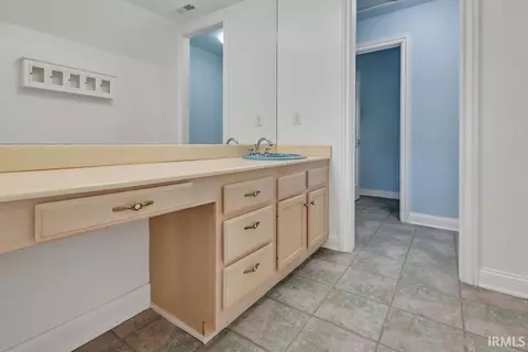 Bath - 5500 E Ariel Way, Bloomington, IN 47408 photo 9 of 10