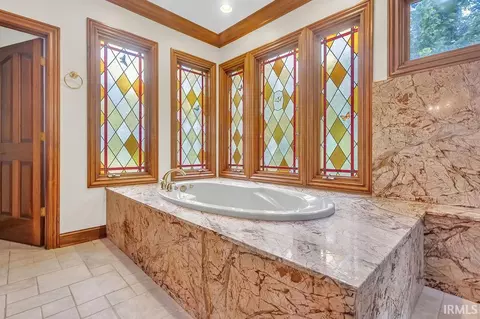 Bath - 5500 E Ariel Way, Bloomington, IN 47408 photo 3 of 10