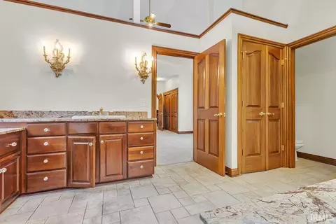 Bath - 5500 E Ariel Way, Bloomington, IN 47408 photo 5 of 10