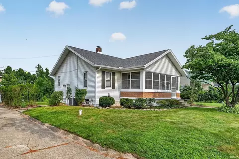 54571 Maple Lane Ave, South Bend, IN 46635