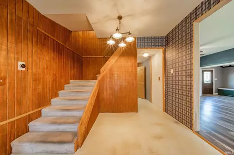 Entry Way - 313 S Walnut St, Mount Summit, IN 47361 photo 3 of 5