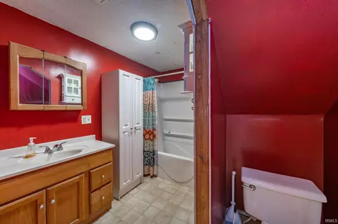 Bath - 313 S Walnut St, Mount Summit, IN 47361 photo 1 of 2