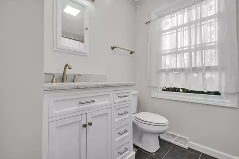 Bath - 4520 E Cambridge Ct, Bloomington, IN 47408 photo 2 of 7