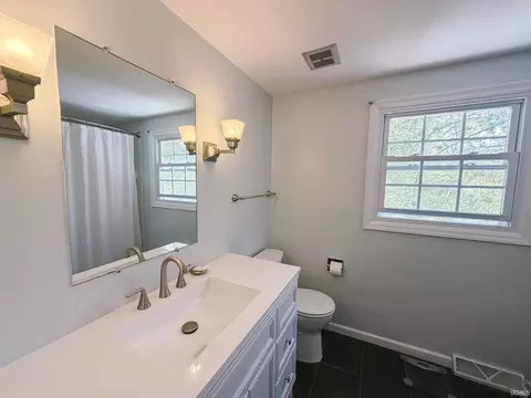 Bath - 4520 E Cambridge Ct, Bloomington, IN 47408 photo 7 of 7