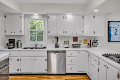 Kitchen - 4520 E Cambridge Ct, Bloomington, IN 47408 photo 3 of 4