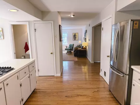 Entry Way - 4520 E Cambridge Ct, Bloomington, IN 47408 photo 3 of 7