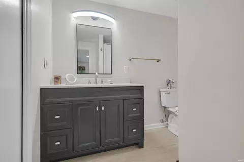 Bath - 4520 E Cambridge Ct, Bloomington, IN 47408 photo 4 of 7
