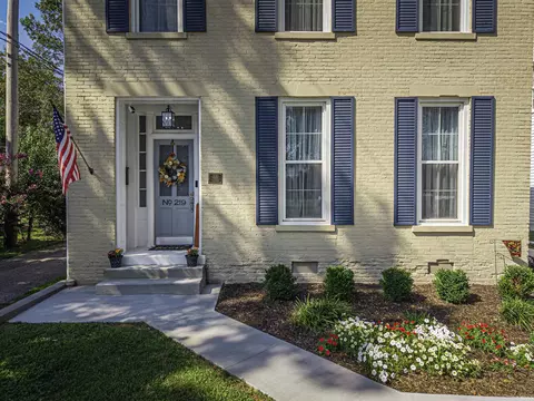 Exterior - 219 E 2nd St, Mount Vernon, IN 47620 photo 4 of 13