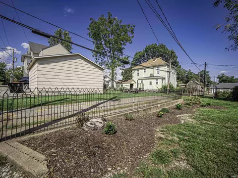 Exterior - 219 E 2nd St, Mount Vernon, IN 47620 photo 11 of 13