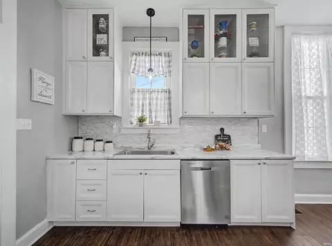 Kitchen - 219 E 2nd St, Mount Vernon, IN 47620 photo 2 of 4