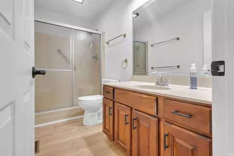 Bath - 1006 E Sherbrooke Dr, Bloomington, IN 47401 photo 3 of 5