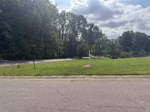 5120 Hidden Lake Dr, Evansville, IN 47712