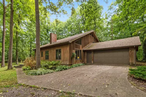 385 S 200 E, Angola, IN 46703