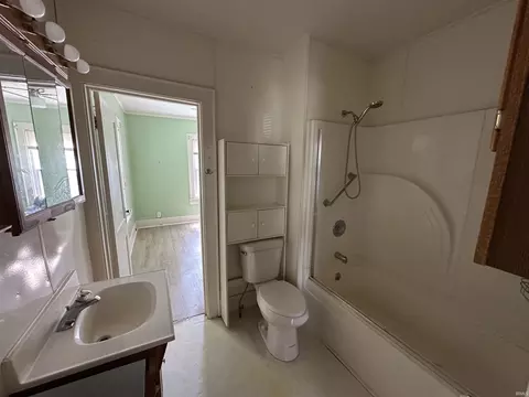 Bath - 909 E Taylor St, Kokomo, IN 46901 photo 1 of 2