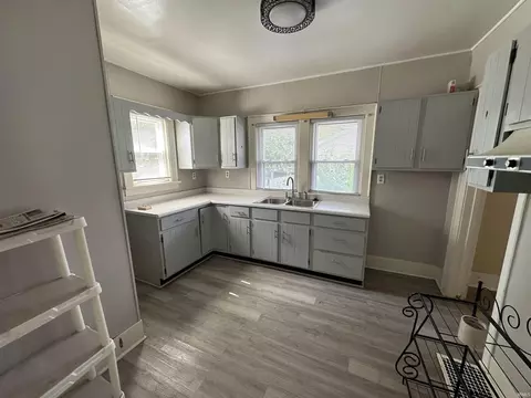 Kitchen - 909 E Taylor St, Kokomo, IN 46901 photo 2 of 3