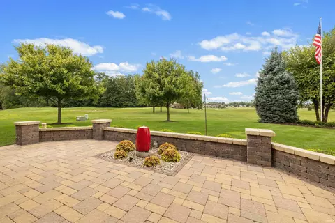 Exterior - 1802 Bent Tree Ct, Auburn, IN 46706 photo 4 of 11