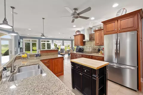 Kitchen - 1802 Bent Tree Ct, Auburn, IN 46706 photo 6 of 8