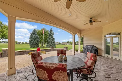 Exterior - 1802 Bent Tree Ct, Auburn, IN 46706 photo 3 of 11
