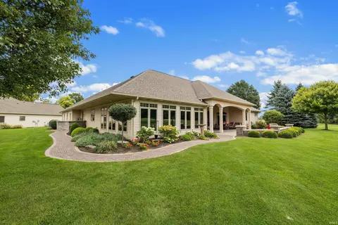 Exterior - 1802 Bent Tree Ct, Auburn, IN 46706 photo 8 of 11