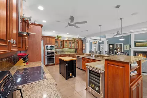 Kitchen - 1802 Bent Tree Ct, Auburn, IN 46706 photo 3 of 8