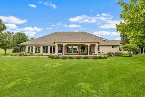 Exterior - 1802 Bent Tree Ct, Auburn, IN 46706 photo 5 of 11