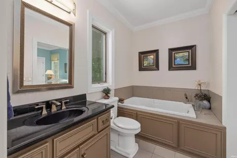 Bath - 1802 Bent Tree Ct, Auburn, IN 46706 photo 1 of 6