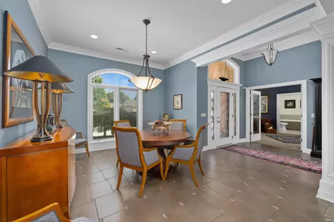 Dining - 1802 Bent Tree Ct, Auburn, IN 46706 photo 1 of 3