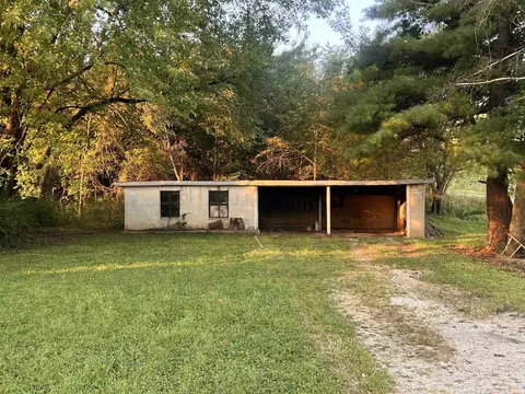 Exterior - 274 Third Ave, Jasper, IN 47546 photo 4 of 7