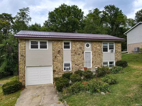 315 N Chandler Dr, Ellettsville, IN 47429
