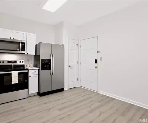 Kitchen - 3707 E Barrington Dr #D204, Bloomington, IN 47408 photo 4 of 4