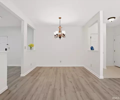 Dining - 3707 E Barrington Dr #D204, Bloomington, IN 47408 photo 2 of 4