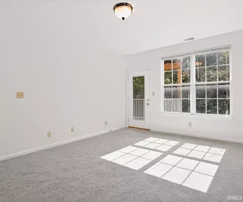 Living - 3707 E Barrington Dr #D204, Bloomington, IN 47408 photo 6 of 6