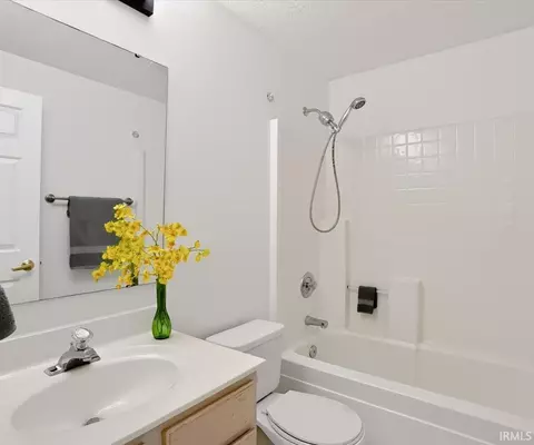 Bath - 3707 E Barrington Dr #D204, Bloomington, IN 47408 photo 3 of 3