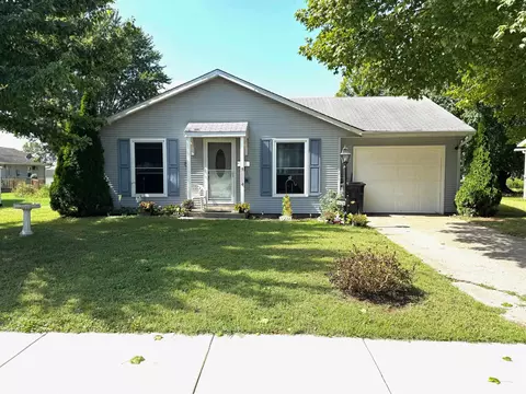 1426 Elm St, Rochester, IN 46975