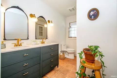 Bath - 4410 Etter Dr, Bloomington, IN 47408 photo 2 of 3