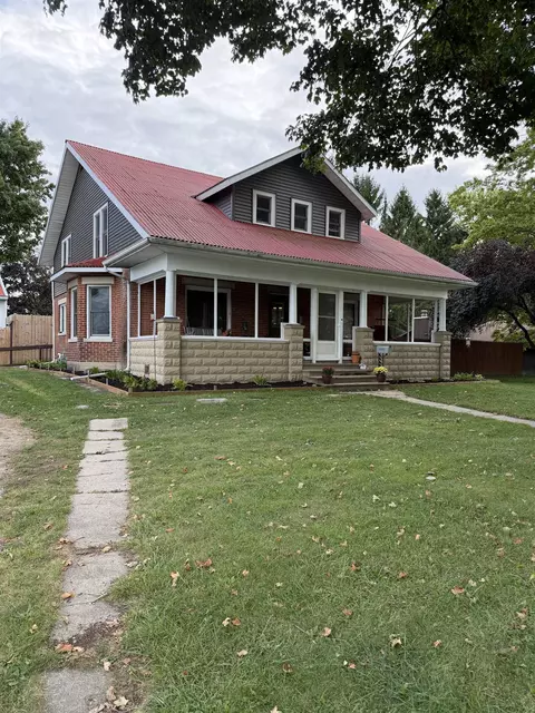 416 E Felicity St, Angola, IN 46703