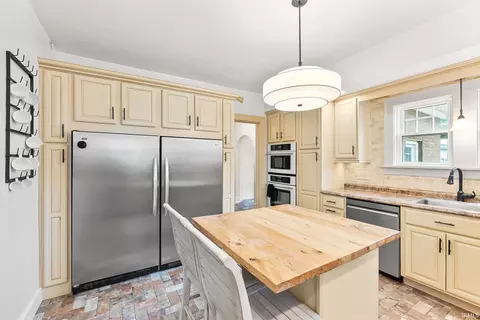 Kitchen - 207 E Main St, Mentone, IN 46539 photo 4 of 6