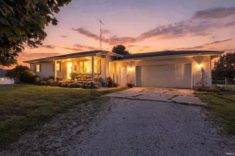 4905 N State Road 5 Hwy, Shipshewana, IN 46565