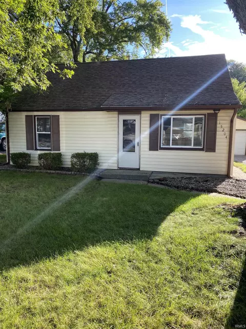 15204 James Dr, Leo, IN 46765