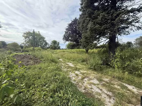 8636 N 900 E, New Carlisle, IN 46552