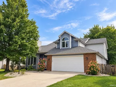 8325 Deer Brook Pl, Fort Wayne, IN 46825