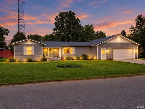 206 E Delaware St, Medaryville, IN 47957