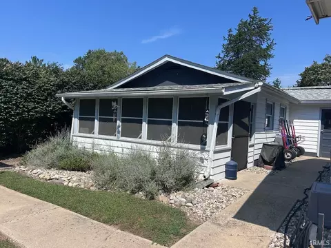 Exterior - 818 Union St, Covington, IN 47932 photo 9 of 15