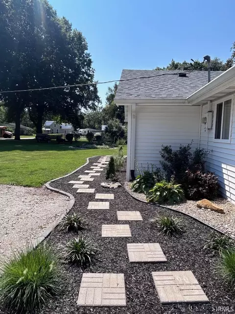 Exterior - 818 Union St, Covington, IN 47932 photo 13 of 15