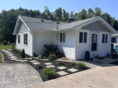 Exterior - 818 Union St, Covington, IN 47932 photo 2 of 15