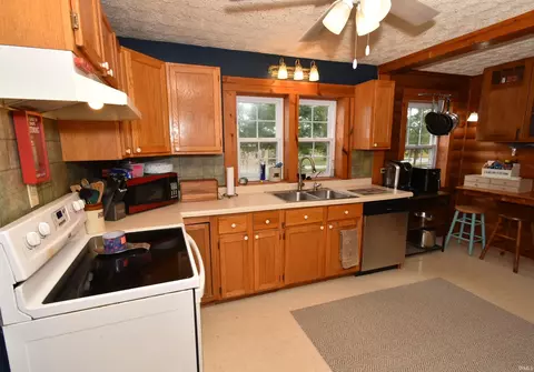 Kitchen - 1412 E 200 S, Fowler, IN 47944 photo 4 of 7