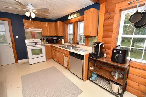Kitchen - 1412 E 200 S, Fowler, IN 47944 photo 2 of 7