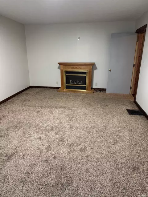 Living - 351 E Main St, Wabash, IN 46992 photo 3 of 3